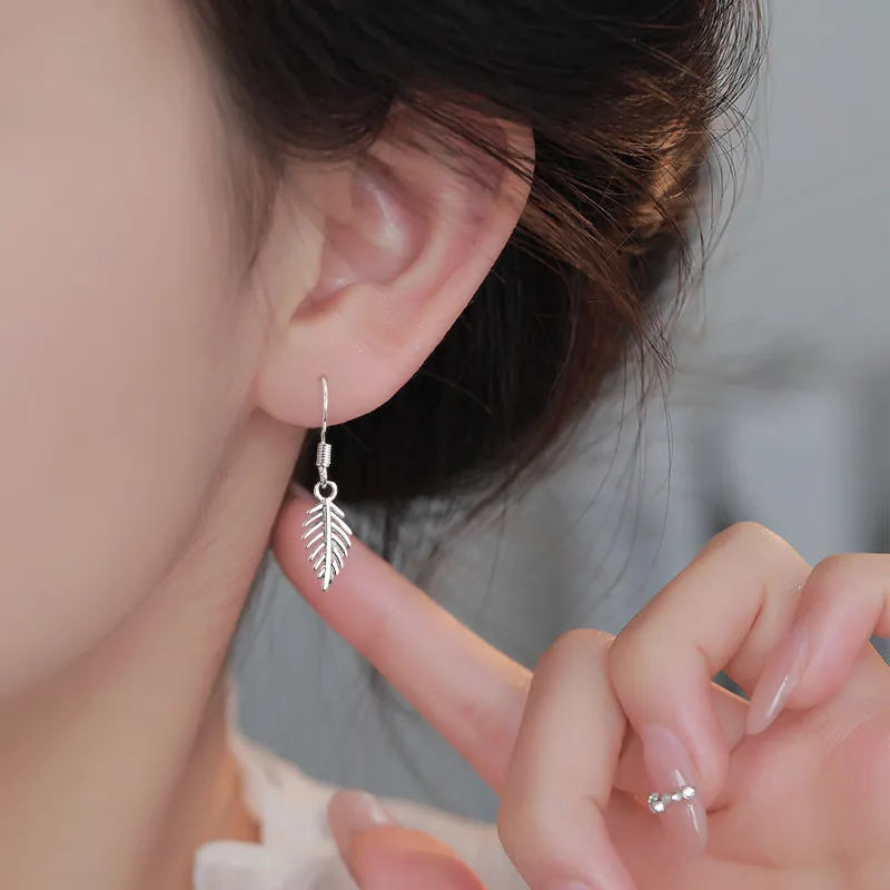 Blatt Haken Ohrringe Kupfer Weißgold Vergoldet Einfach Frisch Koreanischer Stil Schmuck Für Frauen Natur Inspiriertes Accessoire