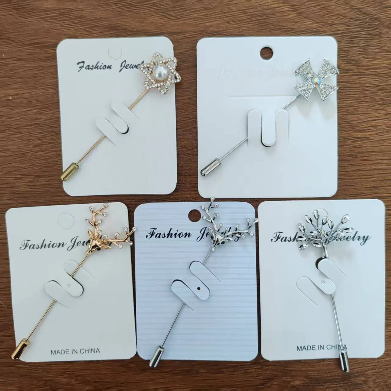Vintage Legierung Strass Brosche Pin Für Herren Damen Kreuz Stern Hirsch Design Kristall Eingelegt Reversnadel Hochzeit Schmuck
