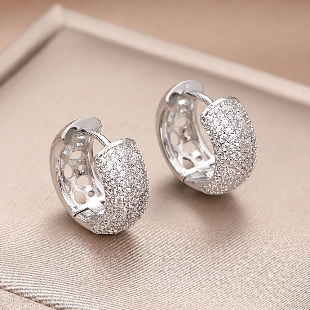 Mode Kupfer Mikropflaster Zirkonia Sternenhimmel Hohl Ohrringe Für Damen Personalisierte Geometrische Huggie Ohrringe Schmuck