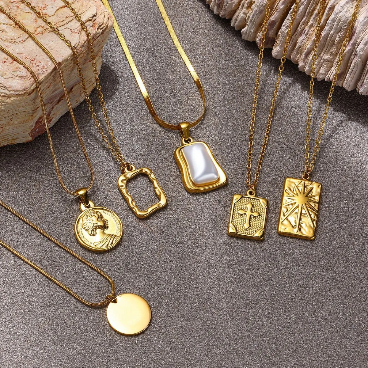 Vintage Stainless Steel Pendant Necklace For Women Gold Plated Geometric Sunburst Cross Queen Coin Artificial Pearl Necklace