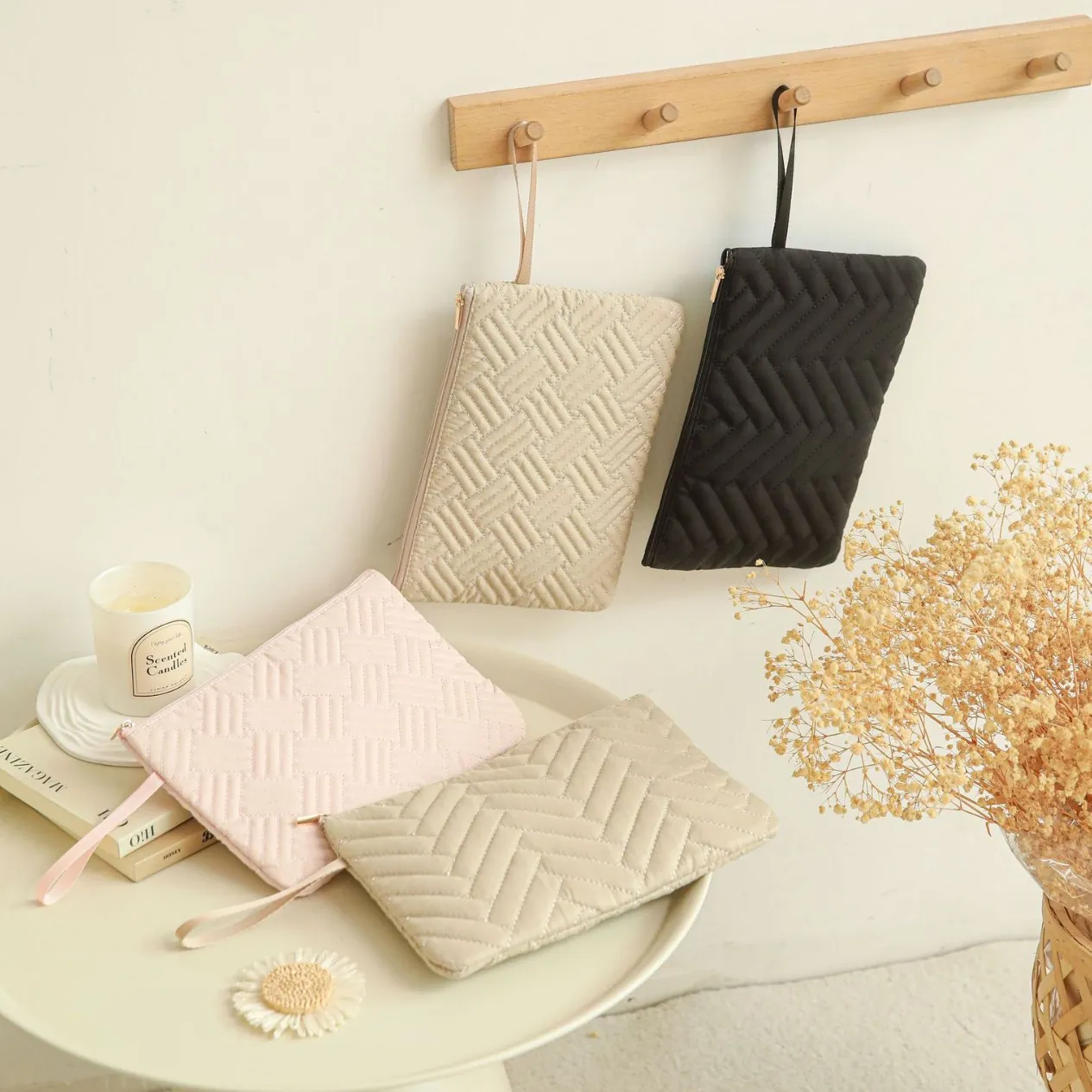 Modern Minimalist Quilted Makeup Bag Wave Pattern Portable Handbag Travel Toiletry Storage Pouch With Zipper Wrist Strap For Women