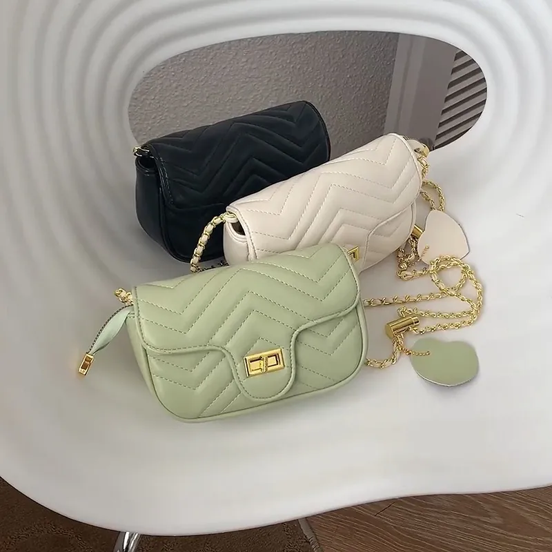 Women Fashion Chevron Quilted PU Leather Crossbody Bag Small Square Shoulder Bag With Golden Chain Strap And Heart Pendant