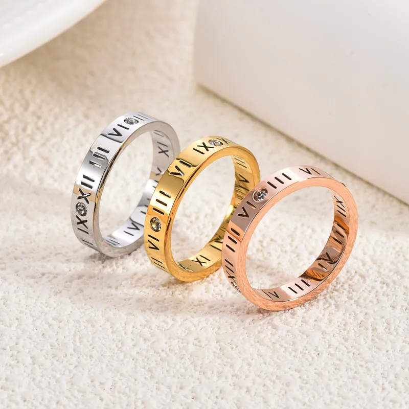 Bague en Acier Inoxydable avec Chiffres Romains et Strass pour Hommes Femmes Poli Acier Titane Bague de Couple Bijoux