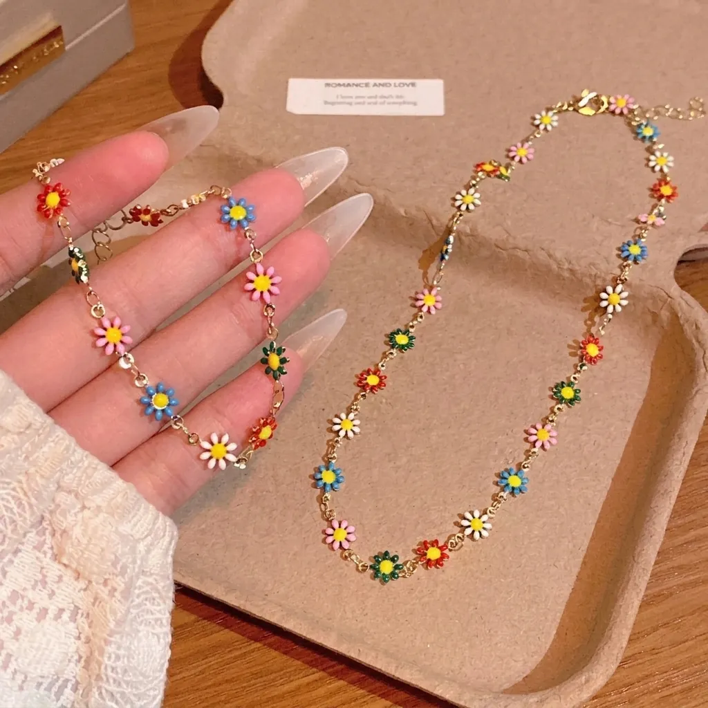 Colorful Dopamine Daisy Flower Necklace Bracelet Jewelry Set For Women Alloy Gold Plated Sweet Fresh Summer Clavicle Chain