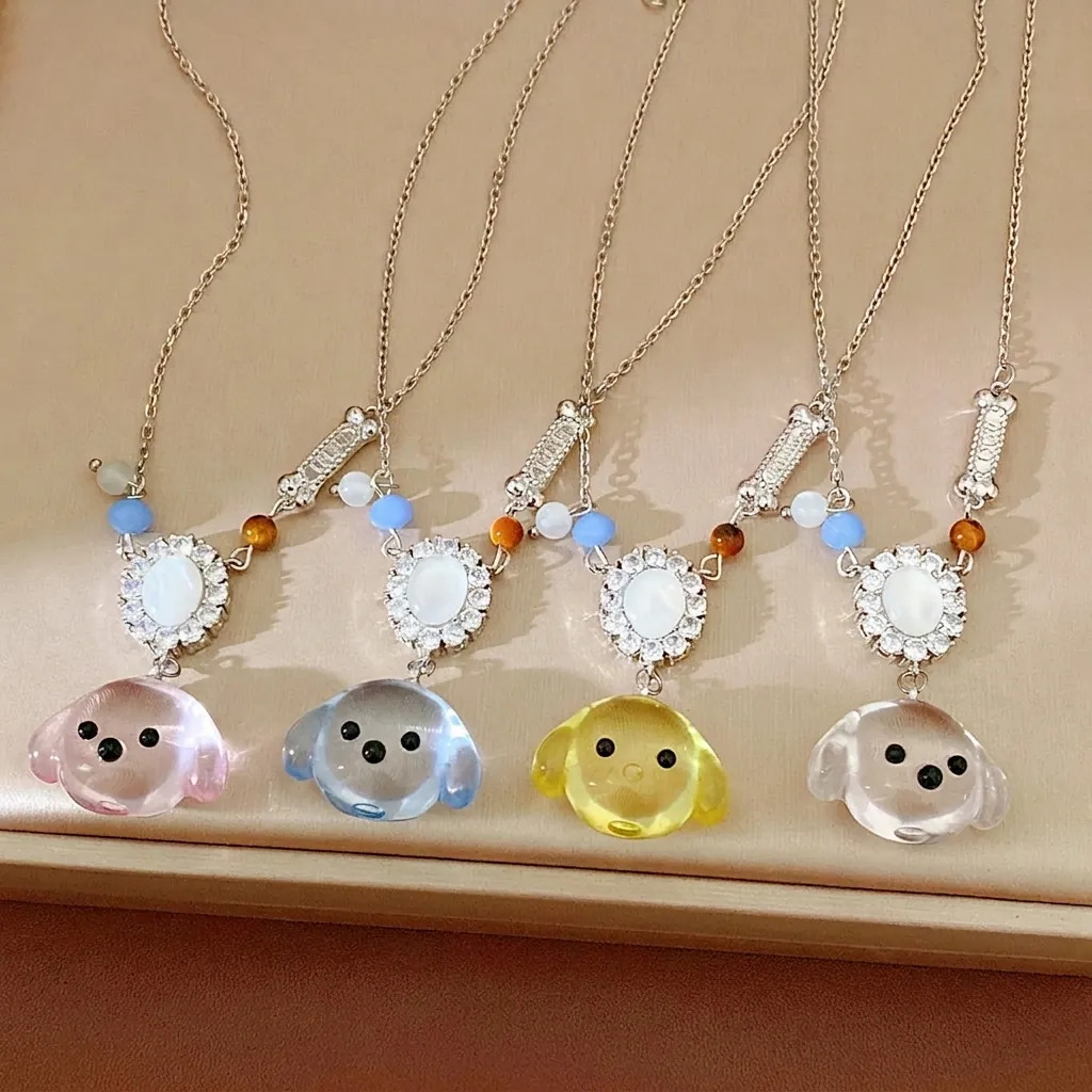 Simpatica Collana con Pendente Testa di Cane in Resina con Zirconia Catena della Clavicola Pendente Osso Donna Gioielli Moda