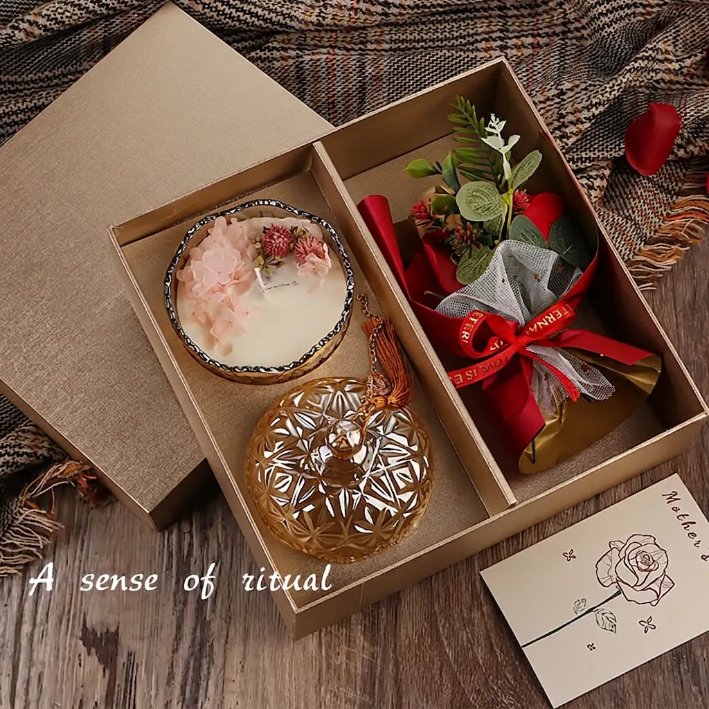 Luxury Scented Candle Gift Set With Glass Relief Jar Dried Flowers Tassel Handmade Soy Wax Candle For Mother Teacher Gift