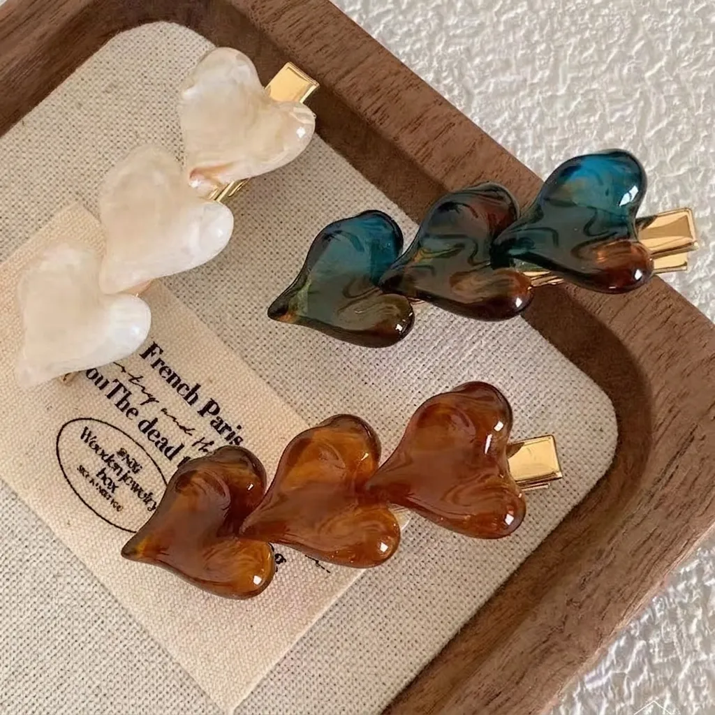 Retro Three Heart Shaped Hair Clip For Women Korean Style Resin Duckbill Side Bangs Clip Vintage Marble Pattern Hair Accessory