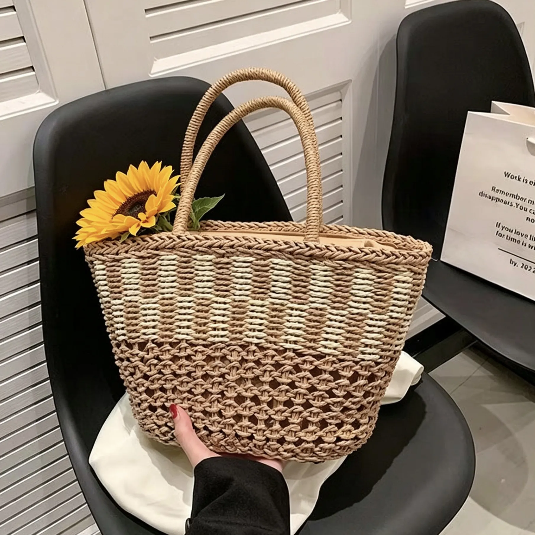 Women Large Capacity Straw Woven Tote Bag Vintage Color Block Beach Shoulder Bag Casual Vacation Handmade Travel Handbag