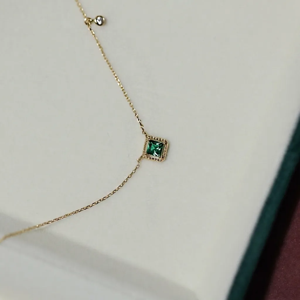 S925 Sterling Silver Emerald Green Sugar Cube Pendant Necklace For Women Light Luxury Retro Rhinestone Clavicle Chain Jewelry Gift