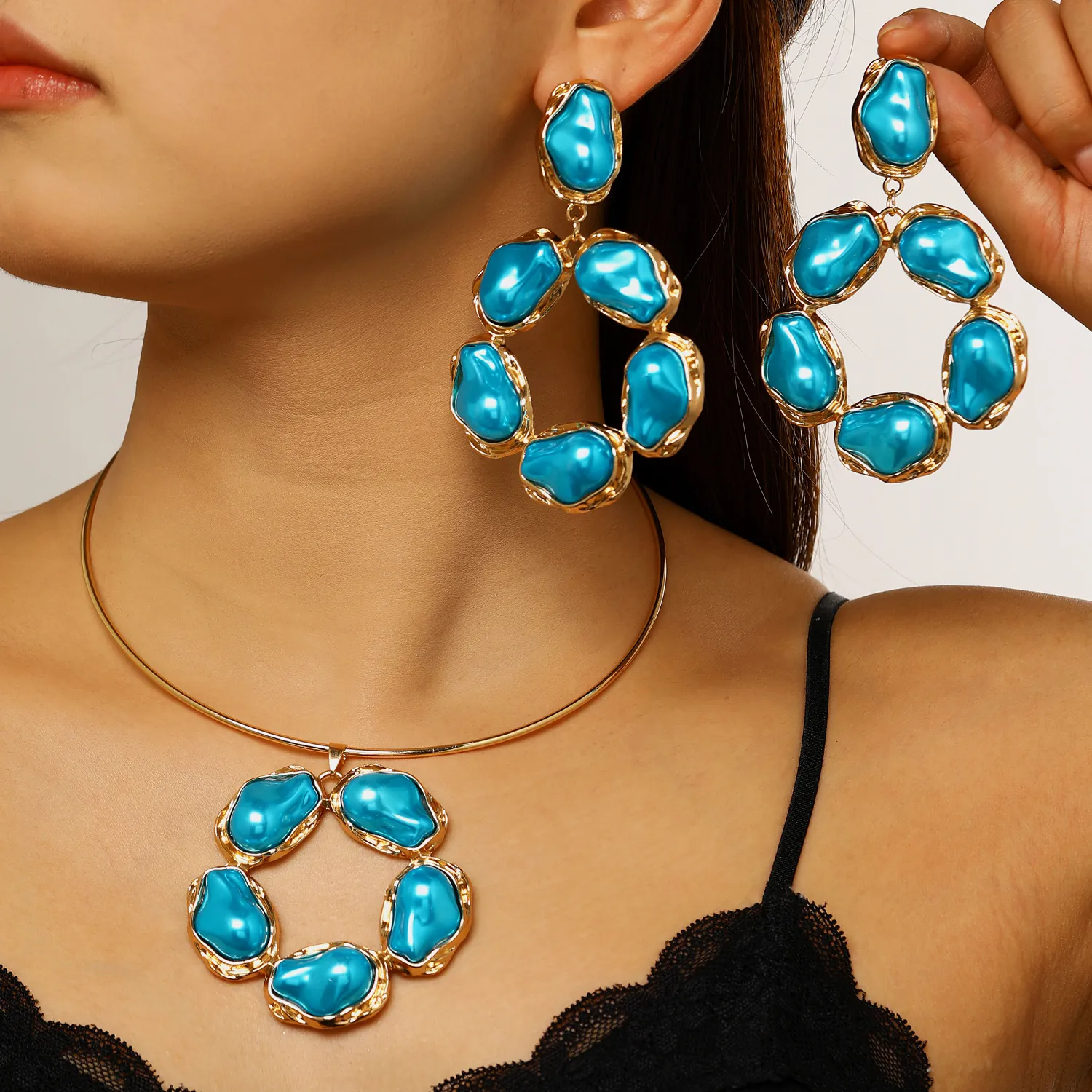 Set di Gioielli in Lega di Perle Artificiali Barocche Vintage Orecchini a Cerchio Grandi Esagerati Collana Choker per Donna Oro Argento