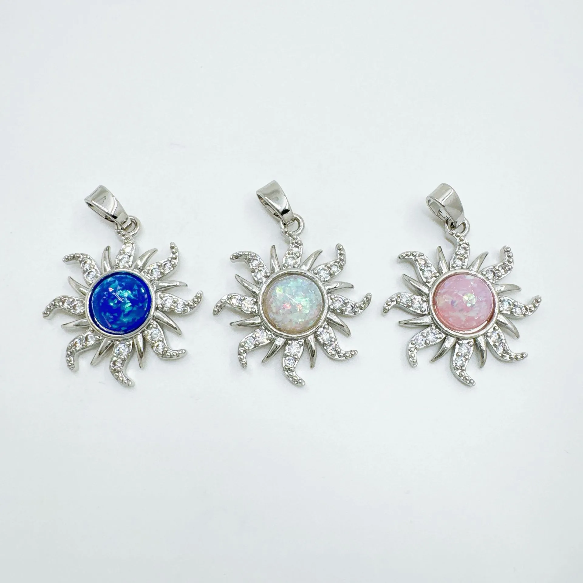 Collier Pendentif Fleur Sunburst Vintage pour Femmes Cuivre Plaqué Or Argent Collier Soleil en Strass Cadeau Bijoux de Mode