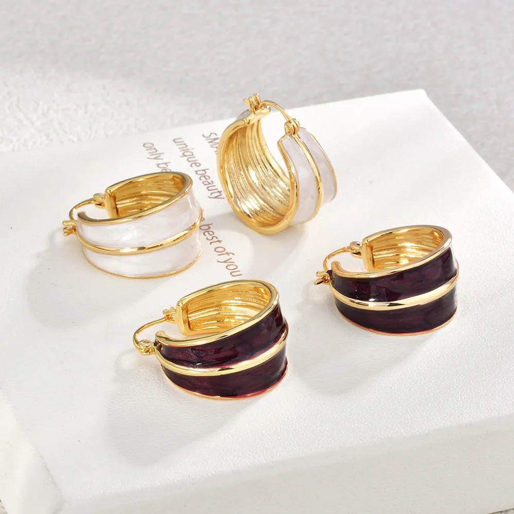 Orecchini Huggie a Cerchio in Rame Stile Retrò di Hong Kong Placcati in Oro Smalto a Goccia Gioielli Eleganti Autunno Inverno da Donna