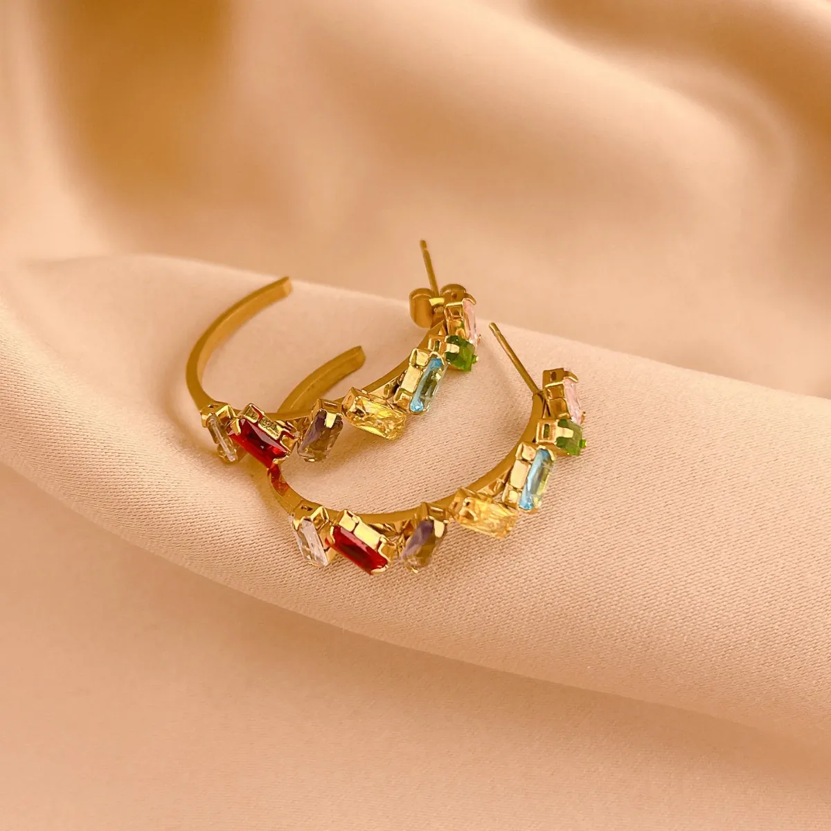 Koreanische Mode Regenbogen Baguette Schliff Strass C-Hoop Ohrringe Für Damen Vergoldeter Titanstahl Trendiger Vielseitiger Schmuck