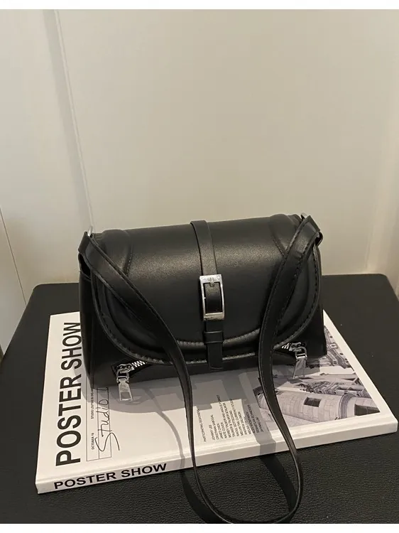 Women Retro PU Leather Shoulder Bag Urban Minimalist Large Capacity Crossbody Bag With Metal Buckle And Zipper Decor Flap Bag