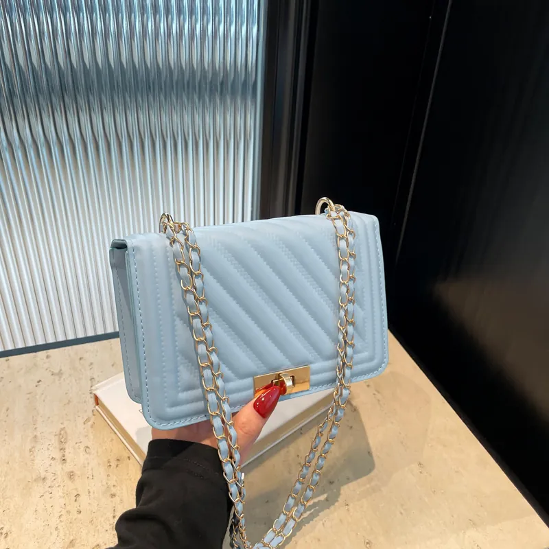 Women Chic Quilted PU Leather Crossbody Bag Large Capacity Chain Strap Flap Shoulder Bag With Metal Lock Fashion Square Purse