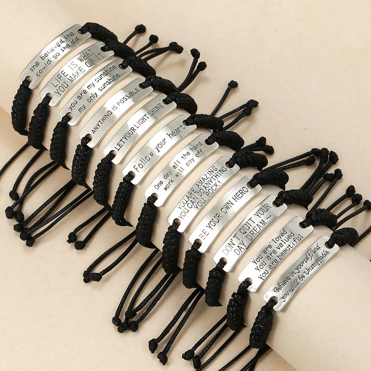 Bracelet Tissé Avec Plaque En Alliage Citation Inspirante Cordon Ciré Imperméable Bijoux De Plage Réglables Lettrage En Émail