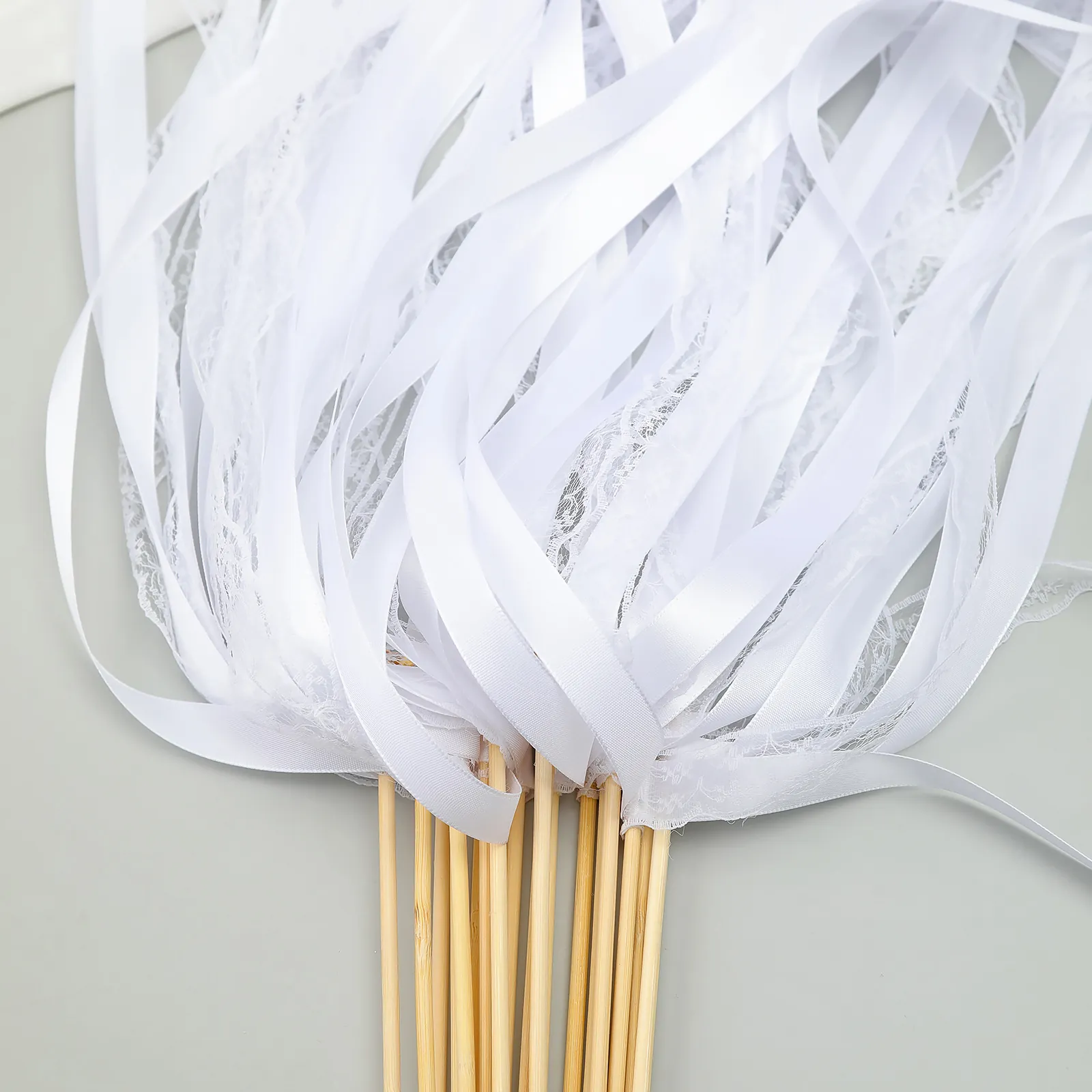 Baguettes de Ruban Style Européen Avec Cloches Serpentins en Dentelle pour Mariage Fête Anniversaire Baguettes de Ruban Déco