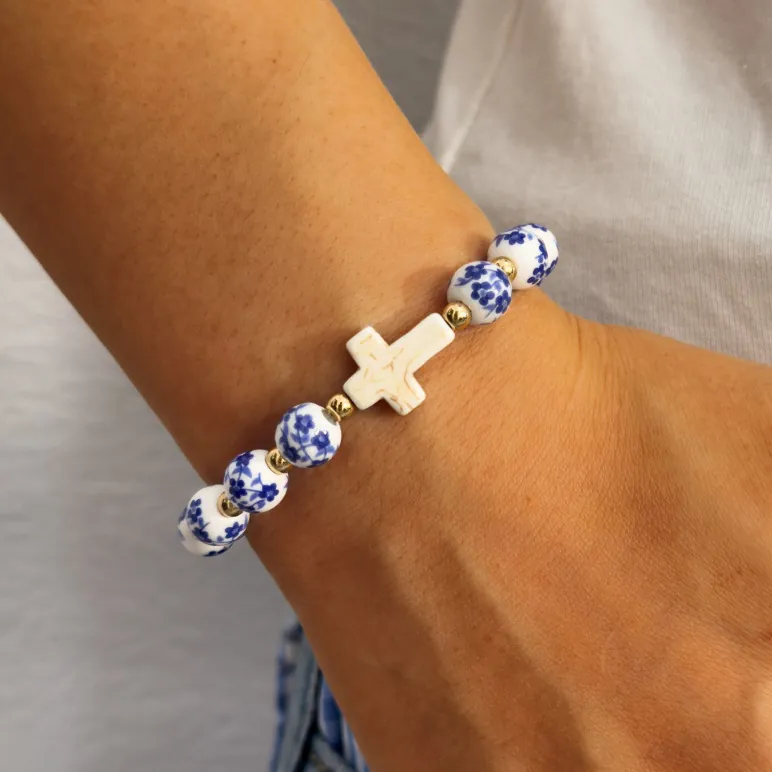 Bracelet Künstliche Perles Céramique Porcelaine Bleu Blanc Floral Lettres Love Pendentif Croix Künstliche Perle Entretoise Or Femmes Rétro