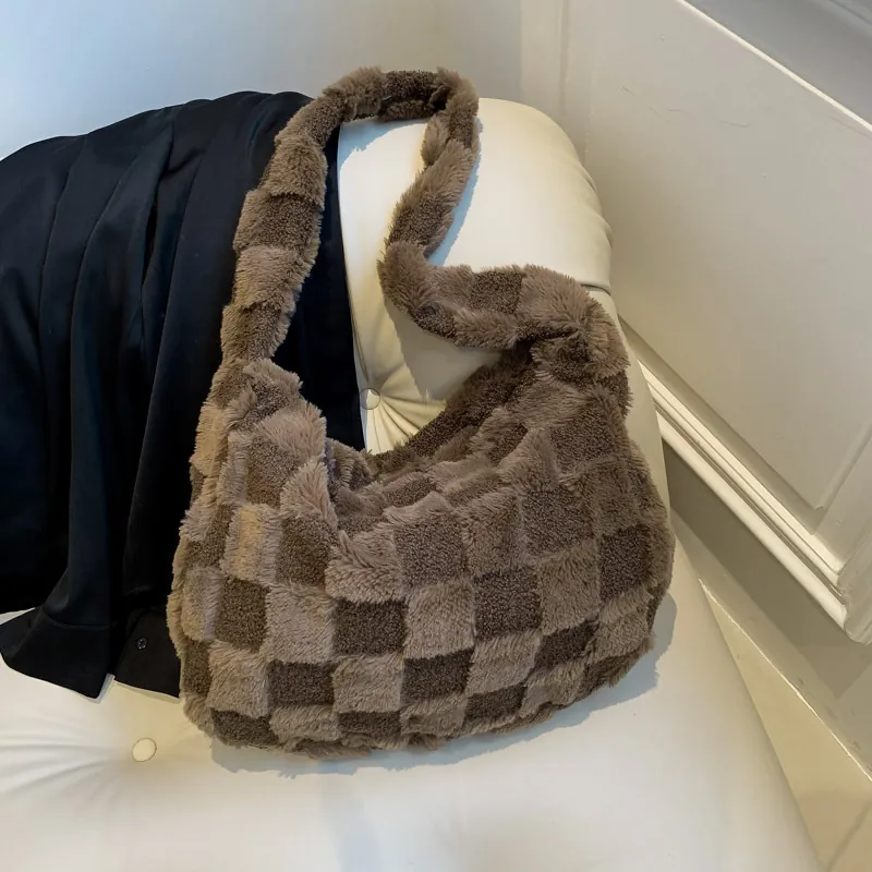 Large Capacity Checkerboard Plush Tote Bag For Women Autumn Winter New Casual Faux Fur Shoulder Bag Niche Versatile Handbag