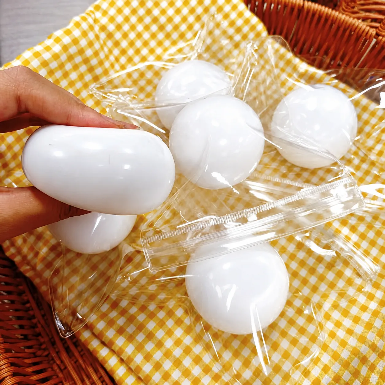 Steamed Bun Squishy Toy Slow Rebound Stress Relief Squeeze Toy Soft TPR Material For Kids Adults White Novelty Toy Gift
