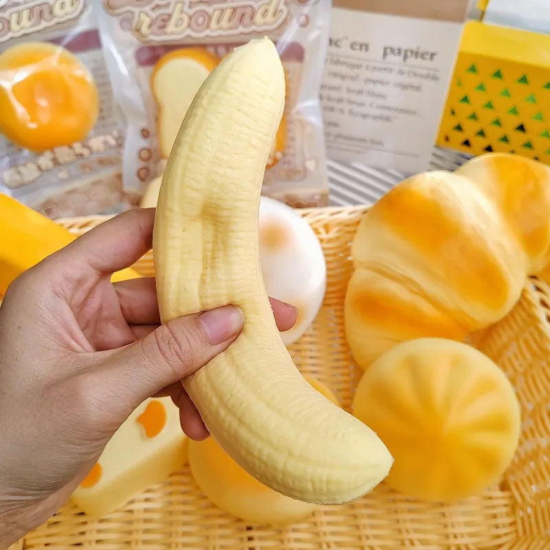 Simulazione di Cibo Squishy Rimbalzo Lento Giocattolo Antistress PU Burro Pane all'Ananas Cioccolato Giocattolo per Bambini Adulti