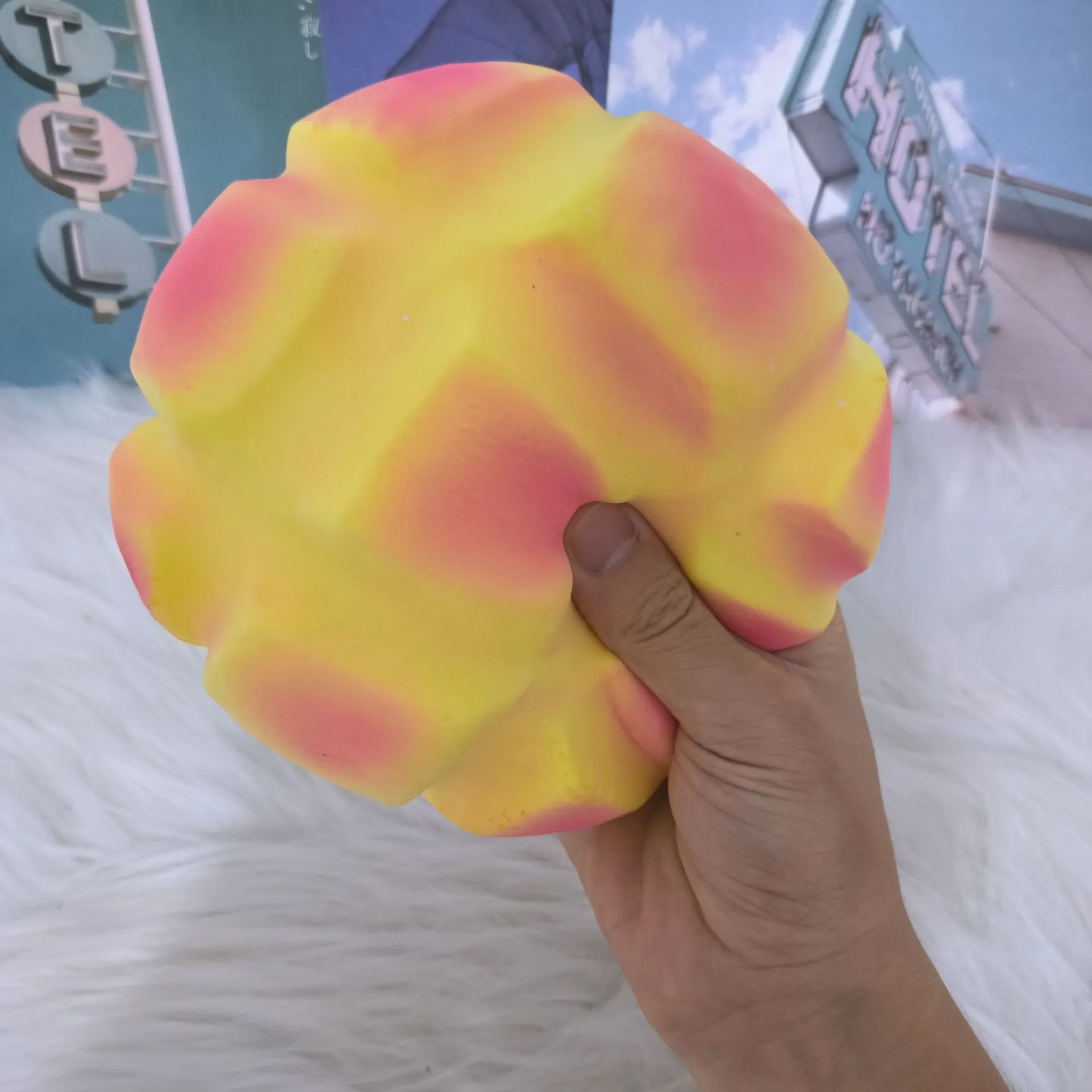 Ρεαλιστικό Παιχνίδι Squishy Αργής Επαναφοράς Ψωμάκι Ανανά από Μαλακό Αφρό PU Μοντέλο Προσομοίωσης Φαγητού για Ανακούφιση από το Στρες
