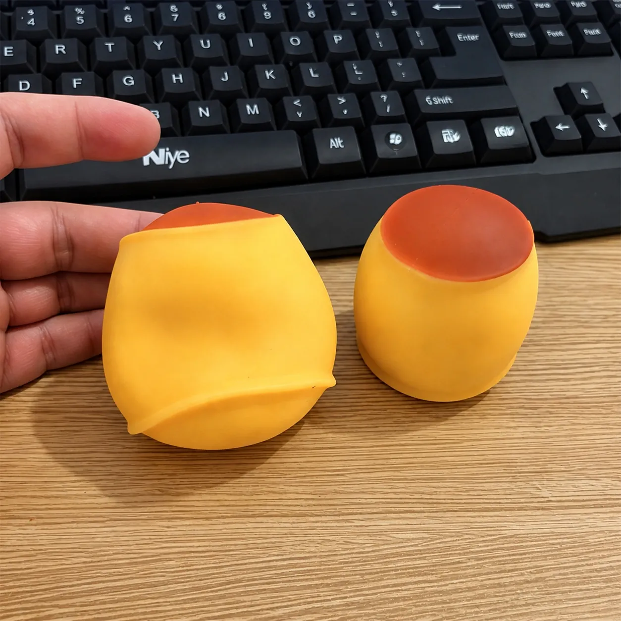 Giocattolo Schiacciabile al Budino al Caramello Realistico Riempito di Blocchi Palla Antistress Fatto a Mano per Studenti