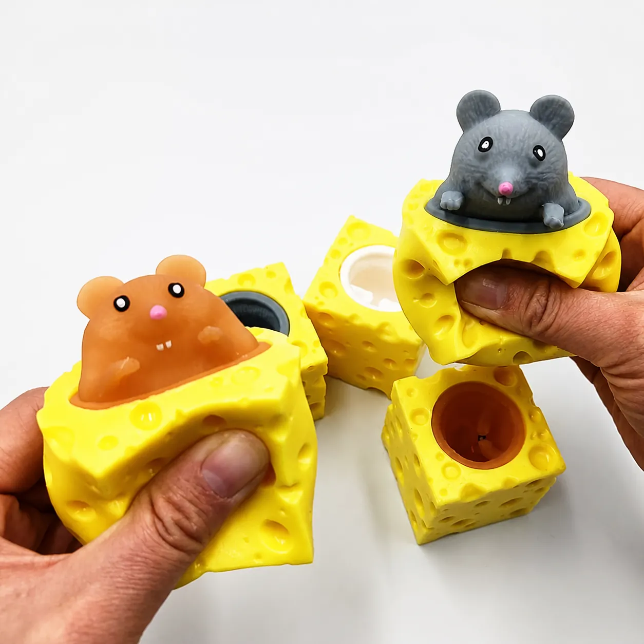 Jouet Squishy Fromage et Souris Pop Up Amusant en TPR Bloc de Fromage Jaune Souple Anti-Stress pour Enfants et Adultes