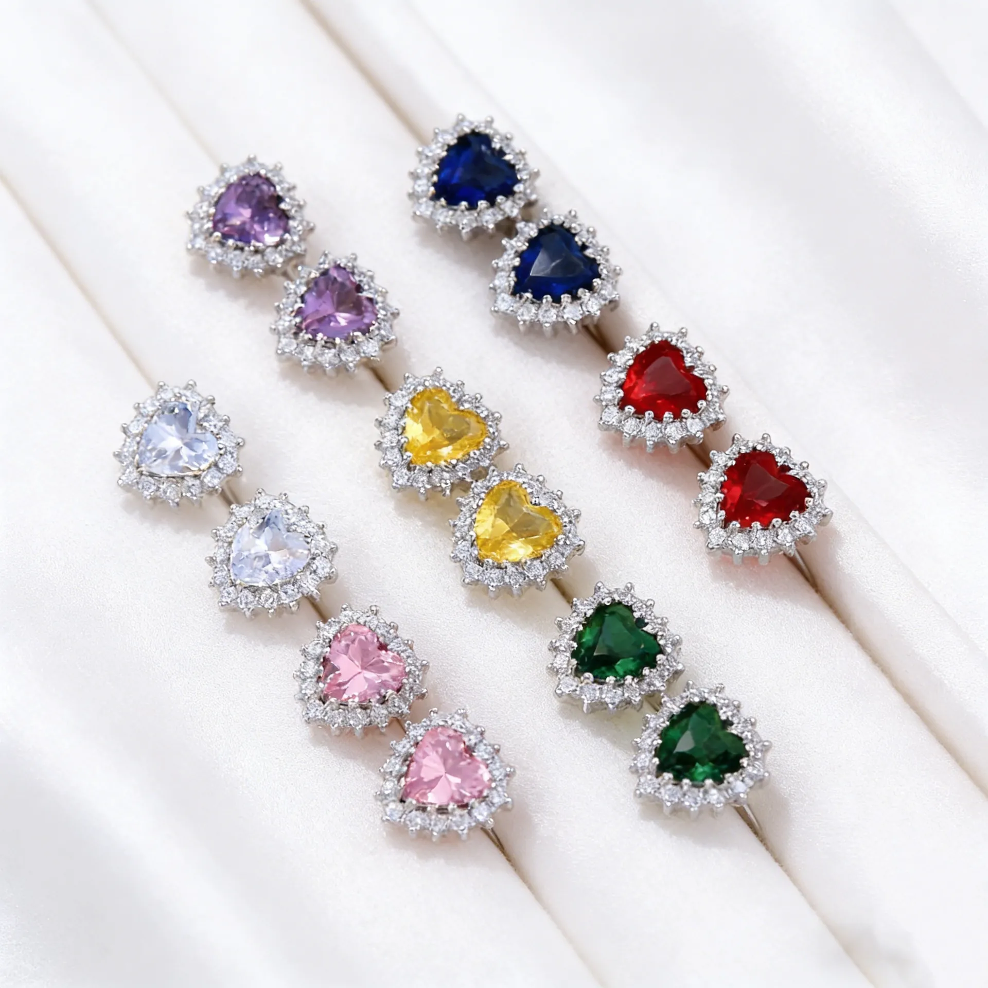 Elegant Environmentally Friendly Copper Heart Shaped Stud Earrings For Women Fashion Micro Pave Rhinestone Colorful Jewelry Gift