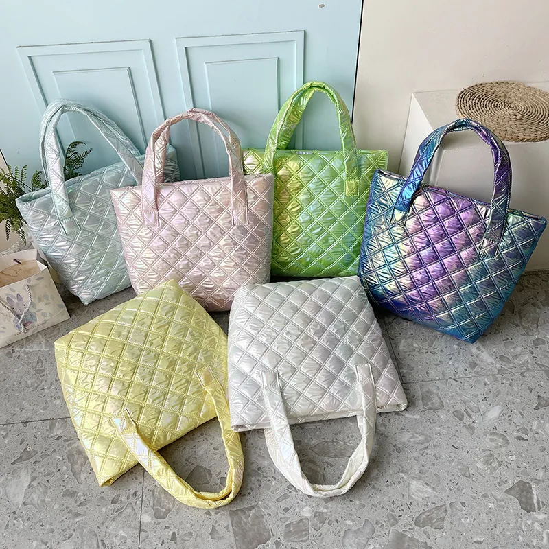 Große Kapazität Irisierend Gesteppt Nylon Tragetasche Damen Holographisch Schultertasche Mode Lässig Pendeln Einkaufstasche