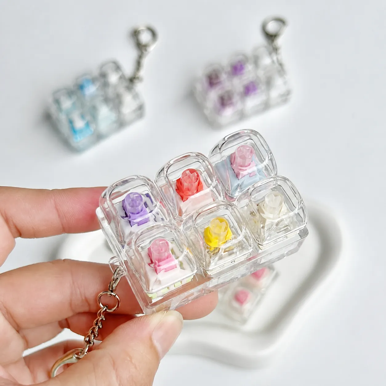 Porte-clés Jouet Fidget à Six Grilles avec Touches de Clavier à Axe Mécanique Coloré Transparent d'Été Pendentif Squishy PC