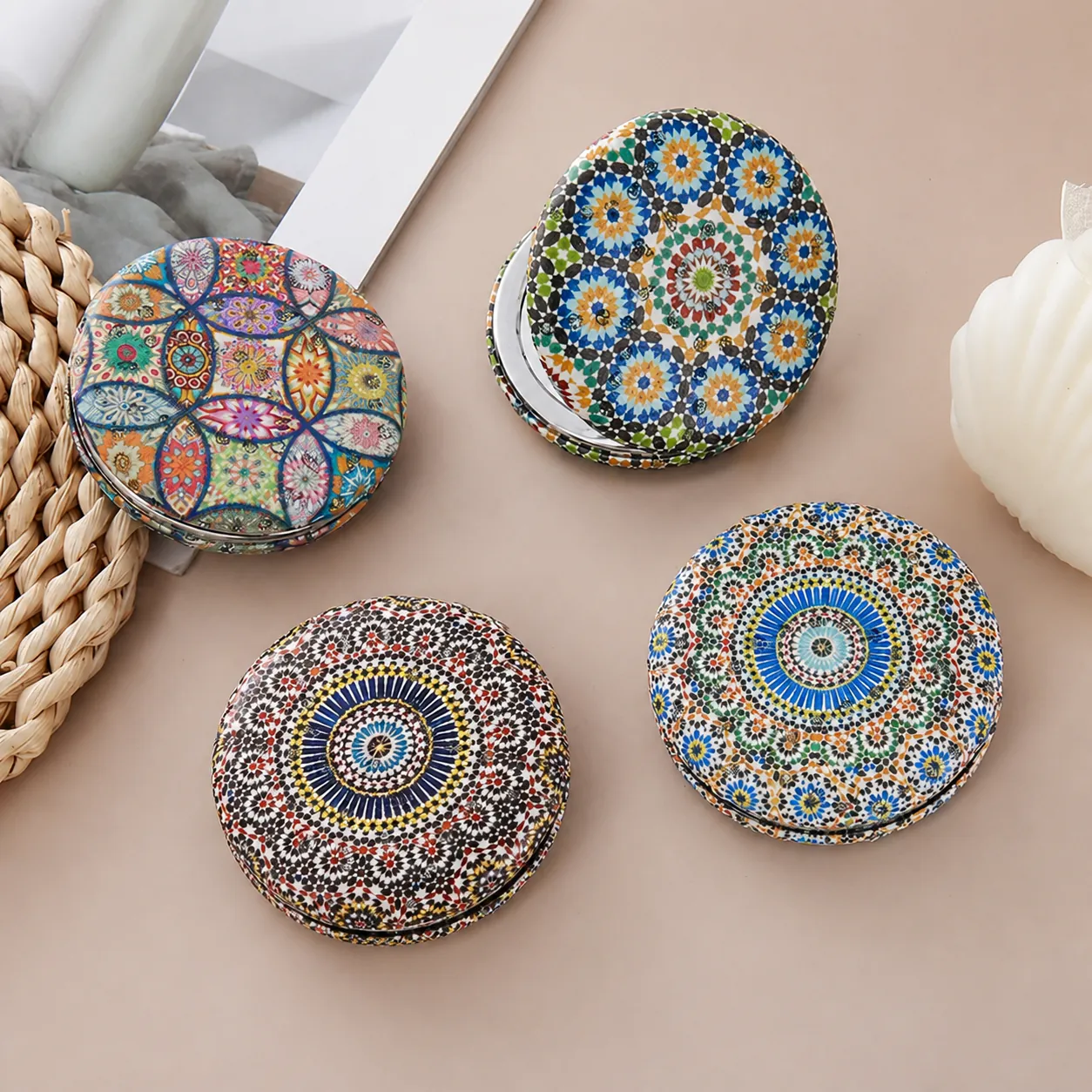Vintage Round Foldable Pocket Makeup Mirror With Glitter Mandala Pattern Double Sided Compact Bread Mirror Portable Travel Hand Mirror
