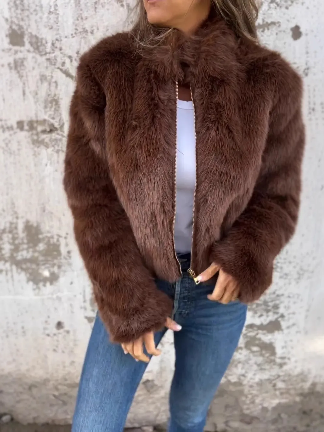 Women Luxurious Faux Fur Jacket High Collar Zipper Closure Loose Fit Thick Warm Autumn Winter Casual Coat Plush Top For Women