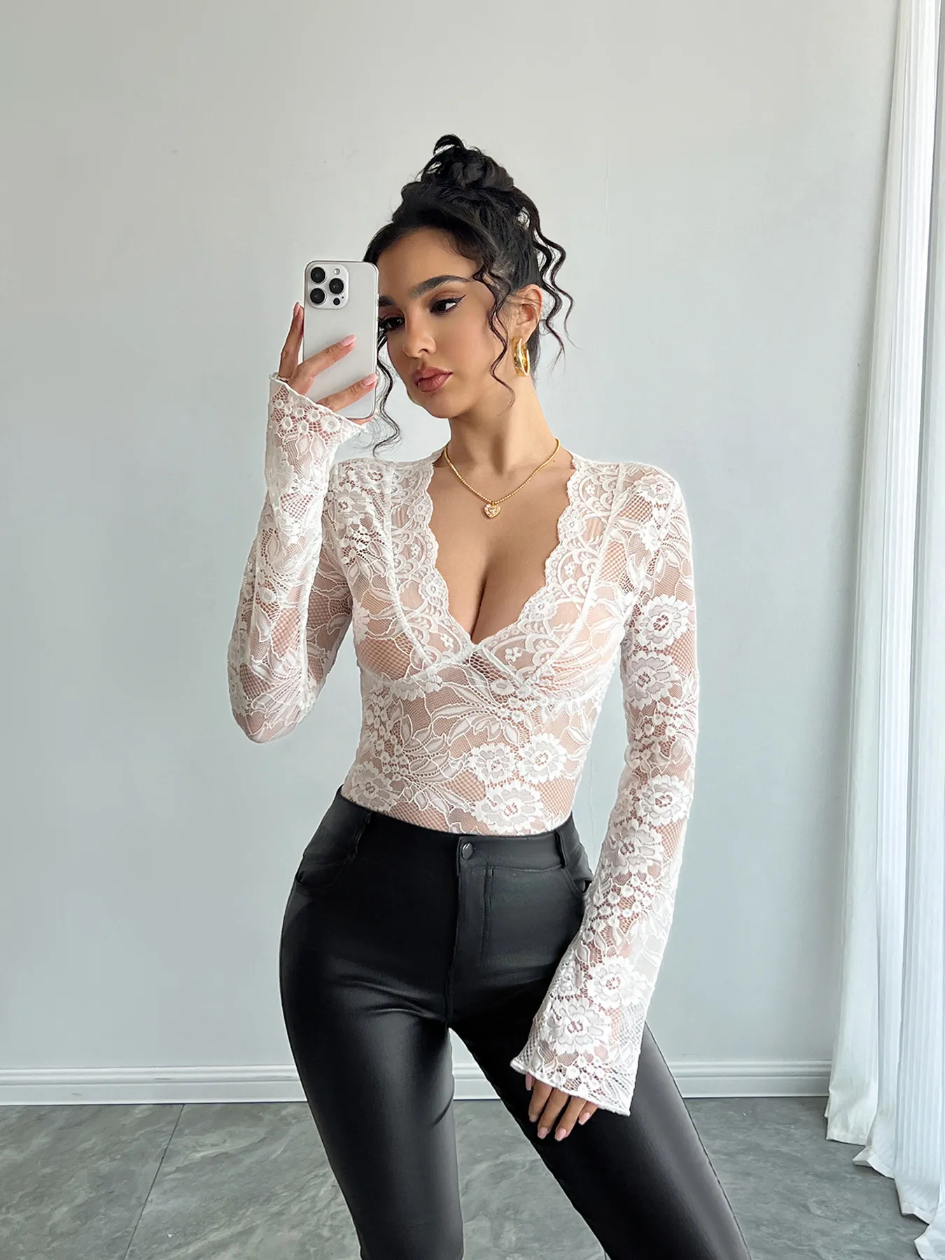 Women's Sexy V-Neck Lace Top Slim Fit Long Sleeve Sheer Floral Mesh T-Shirt For Party Clubwear