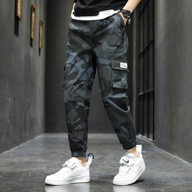 Men Vintage Cotton Camouflage Cargo Pants Outdoor Streetwear Multi-Pocket Jogger Pants Retro Loose Fit Cuffed Trousers