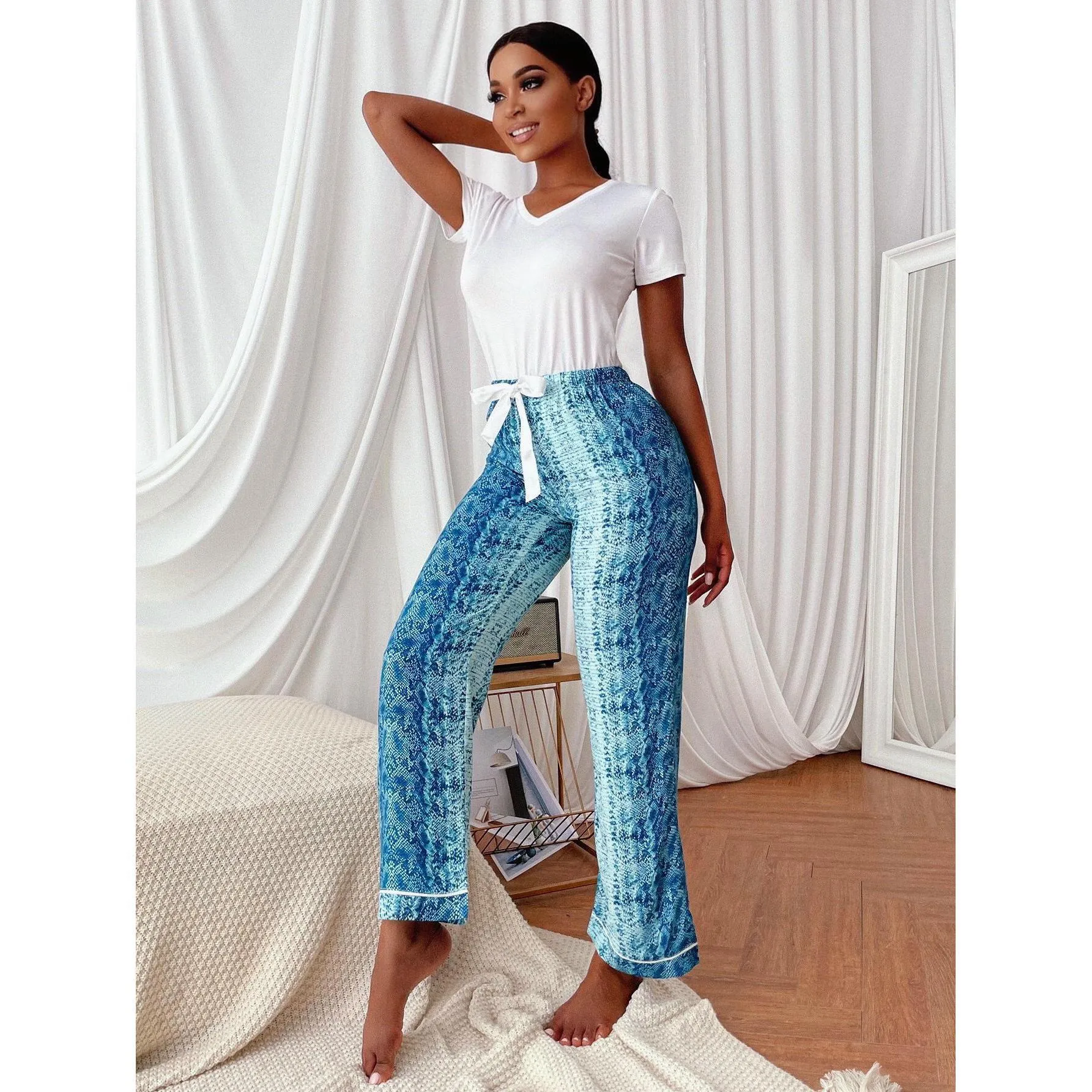 Women Viscose Polyester Pajama Set V-Neck Short Sleeve Top And Snake Skin Print Long Pants Casual Loungewear Sleepwear
