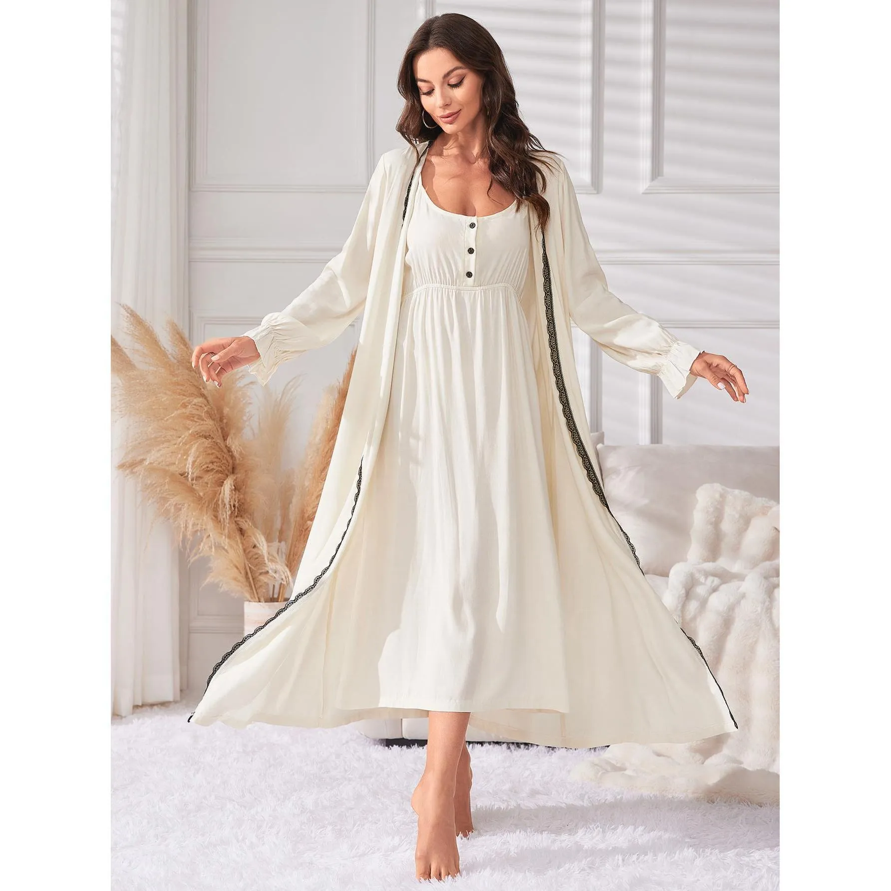 Ensemble de Nuit en Viscose pour Femmes Deux Pièces Beige Bordure en Dentelle Peignoir et Nuisette Décontracté Top And Bottom