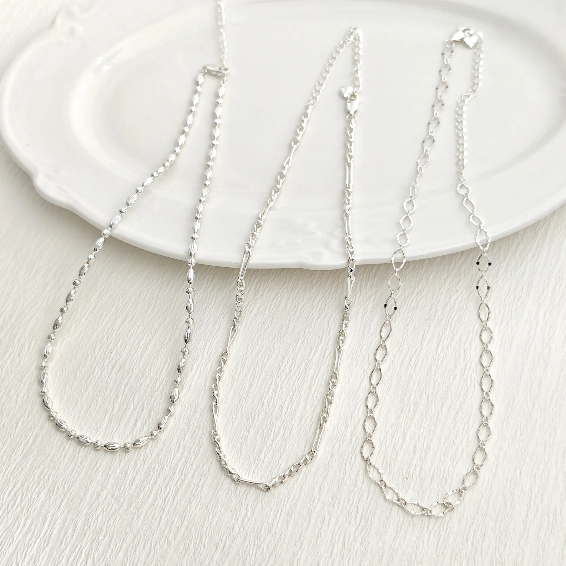 Collar de Cadena de Cobre Minimalista Galvanizado para Mujer Joyas de Plata Refinadas Moda Ligera Diseño Versátil Cadena de Clavícula de Estilo Coreano