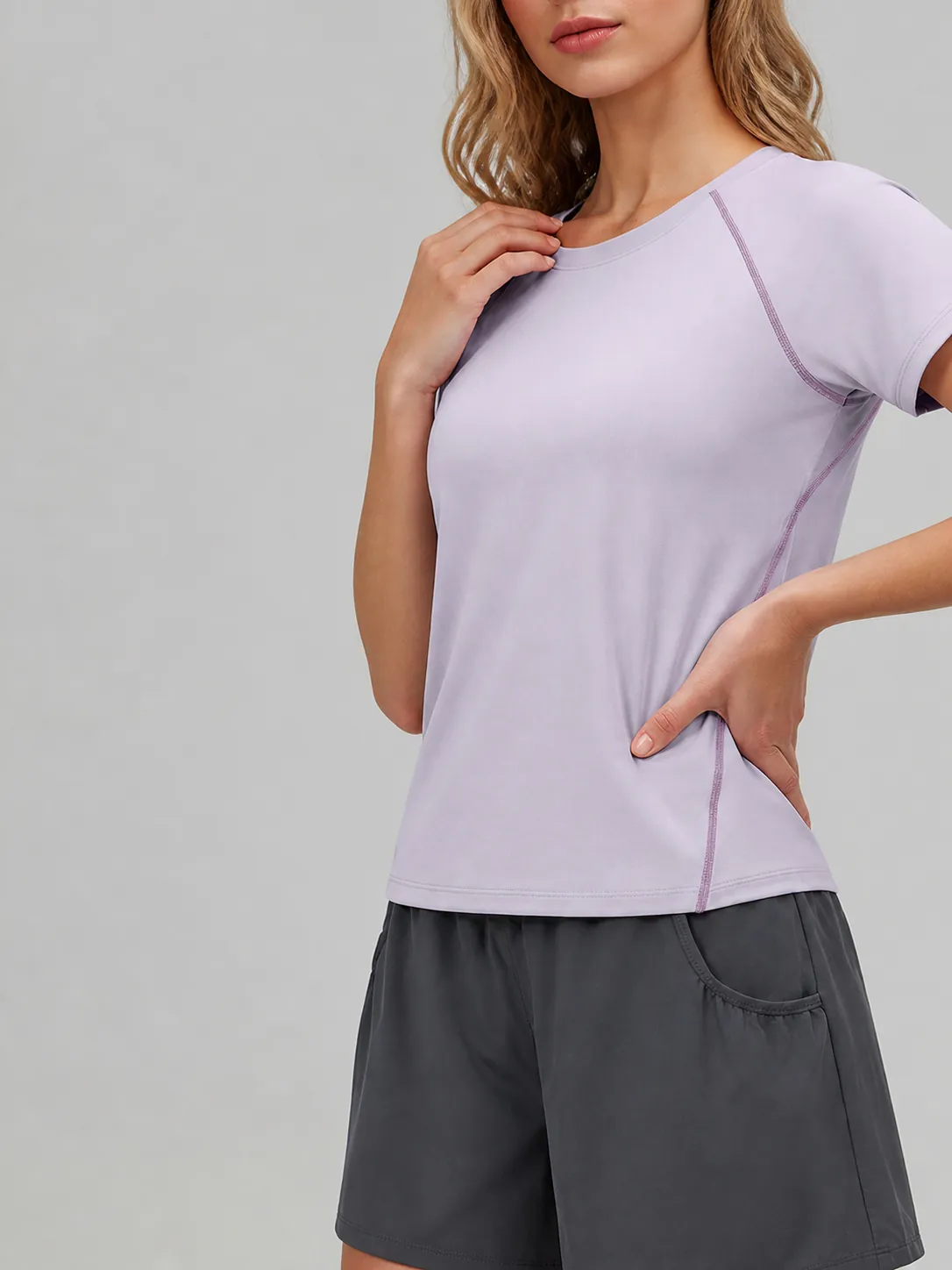 Maglietta da Yoga Larga da Donna Traspirante Poliestere Spandex Manica Corta Top Sportivo Con Impunture a Contrasto