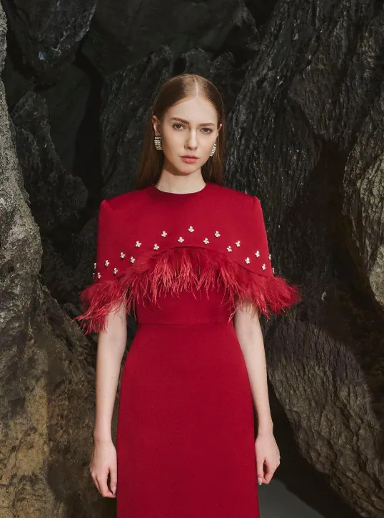 Vestido de Vendaje Elegante para Mujer con Capa de Plumas de Avestruz y Strass para Navidad Fiesta Otoño Invierno Rojo Negro Ajuste Delgado