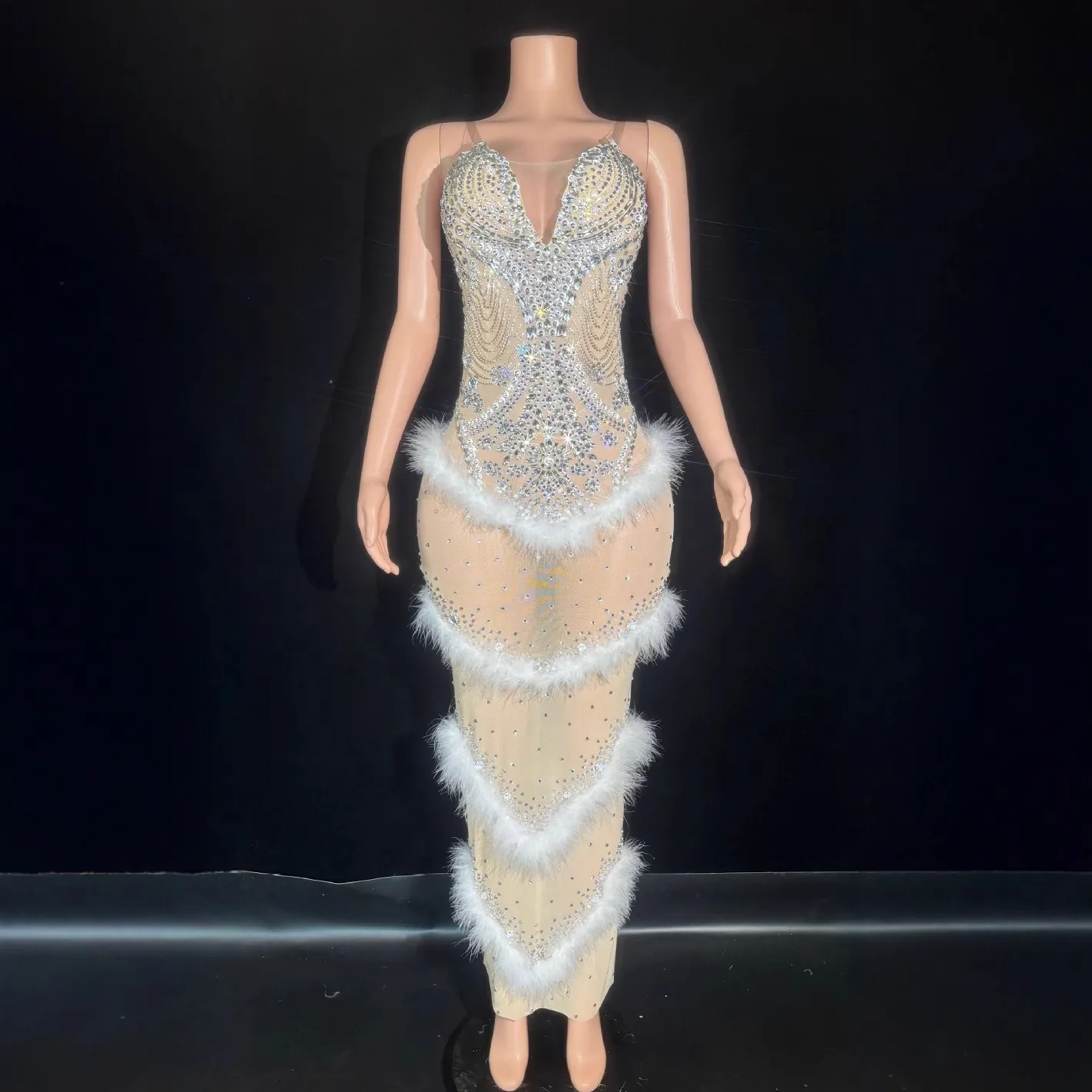 Luxury Silver Rhinestone Feather Bodycon Dress For Women Elegant V-Neck Sleeveless Gown For Annual Meeting Performance Costume