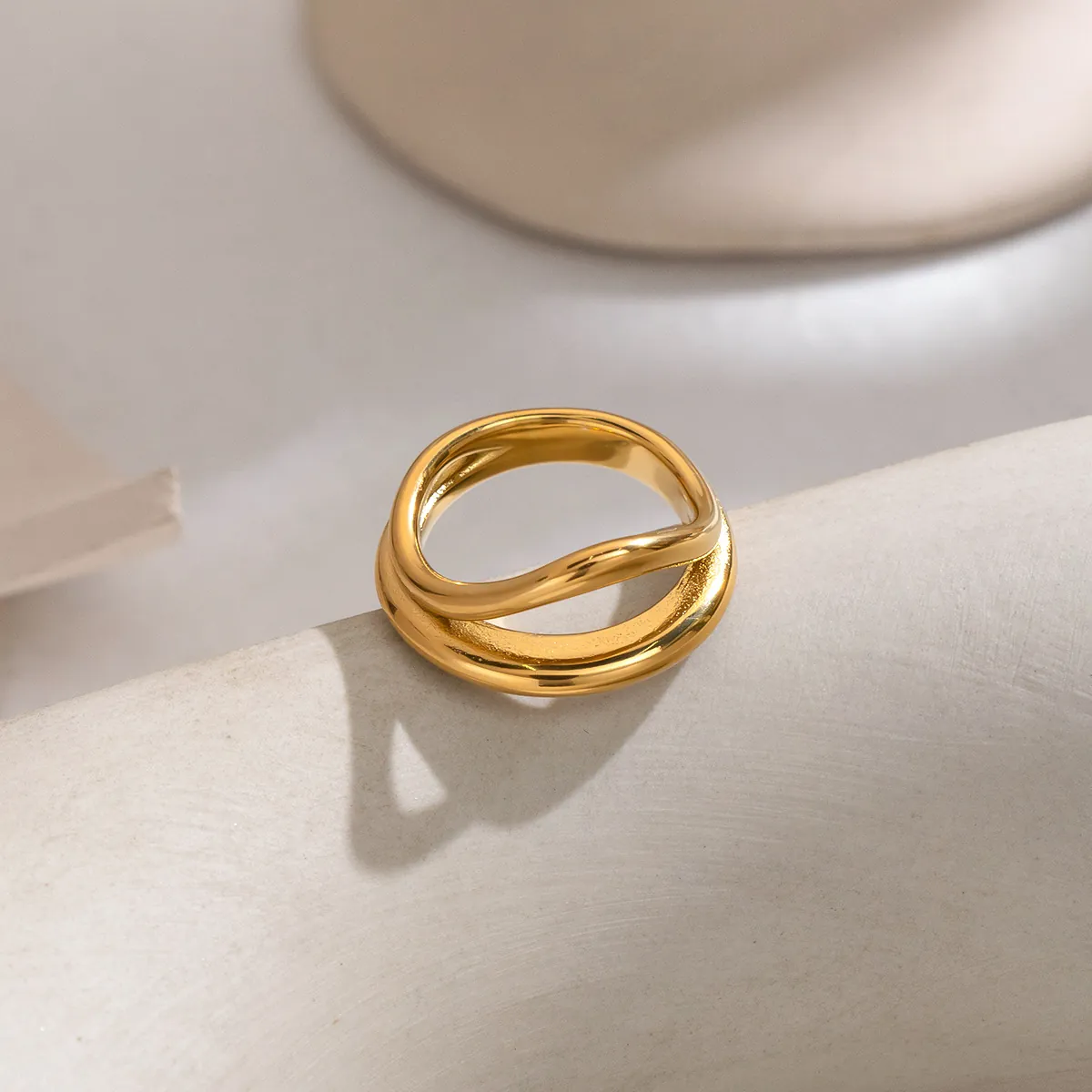 Französischer Minimalismus Edelstahl 18K Vergoldet Geometrische Welle Ring Für Damen Wasserdicht Anlaufbeständig Mode Schmuck