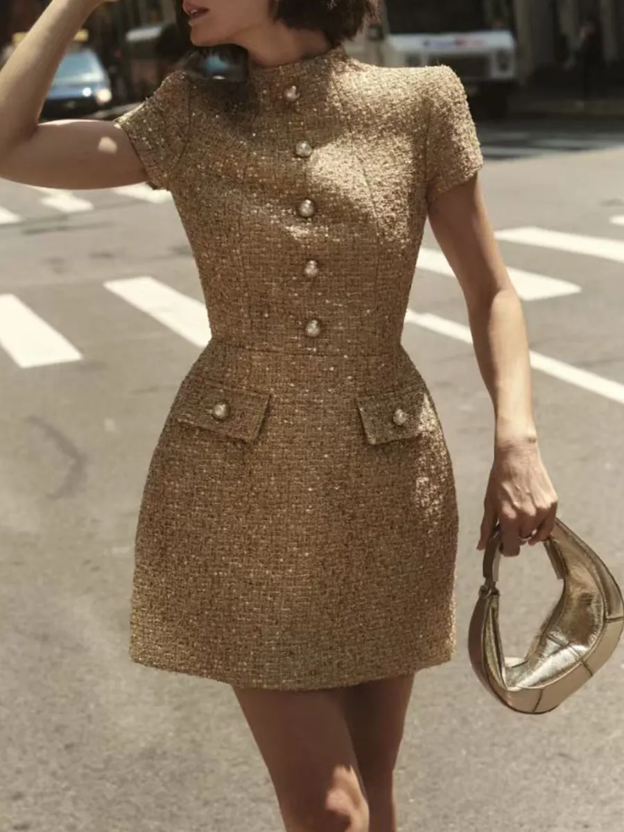 Robe Mini en Tweed Rétro Français Avec Boutons en Perles Artificielles Vintage Or Manches Courtes Coupe Trapèze Robe Courte pour Femmes Tenue de Banquet Élégante