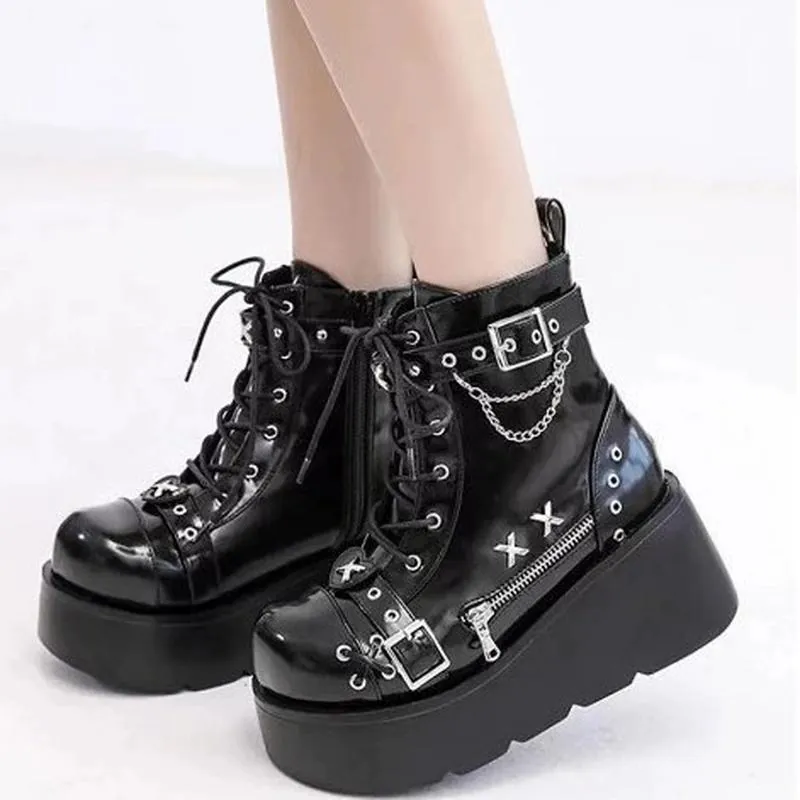 Damen Gothic Punk Plateau Martin Boots PU Leder Schnürschuhe Schnallenriemen Kette Dekor Runde Zehe Hoher Absatz Kurze Stiefeletten