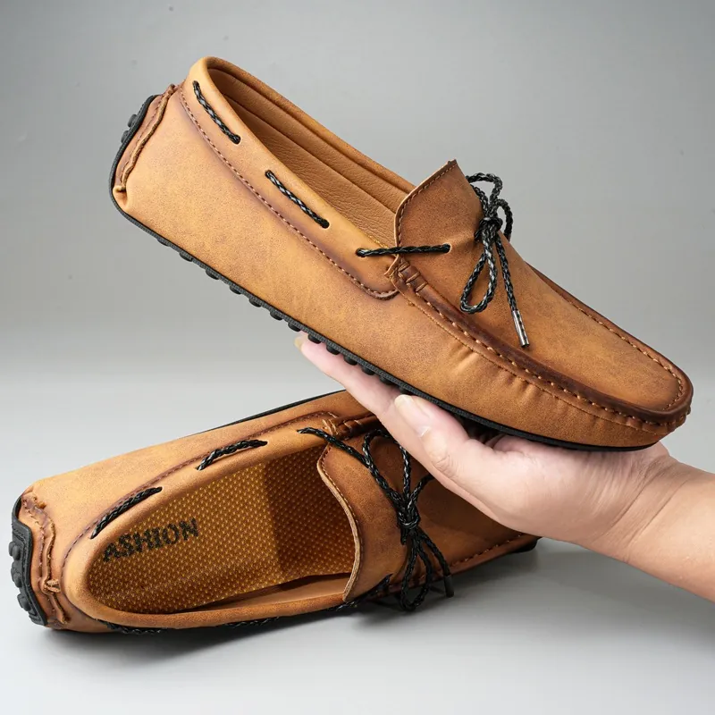 Mocassins pour Hommes en Cuir Microfibre Décontractés Sans Lacets Chaussures de Conduite Surpiqûres Vintage Semelle en Caoutchouc Antidérapante Chaussures Plates Confortables