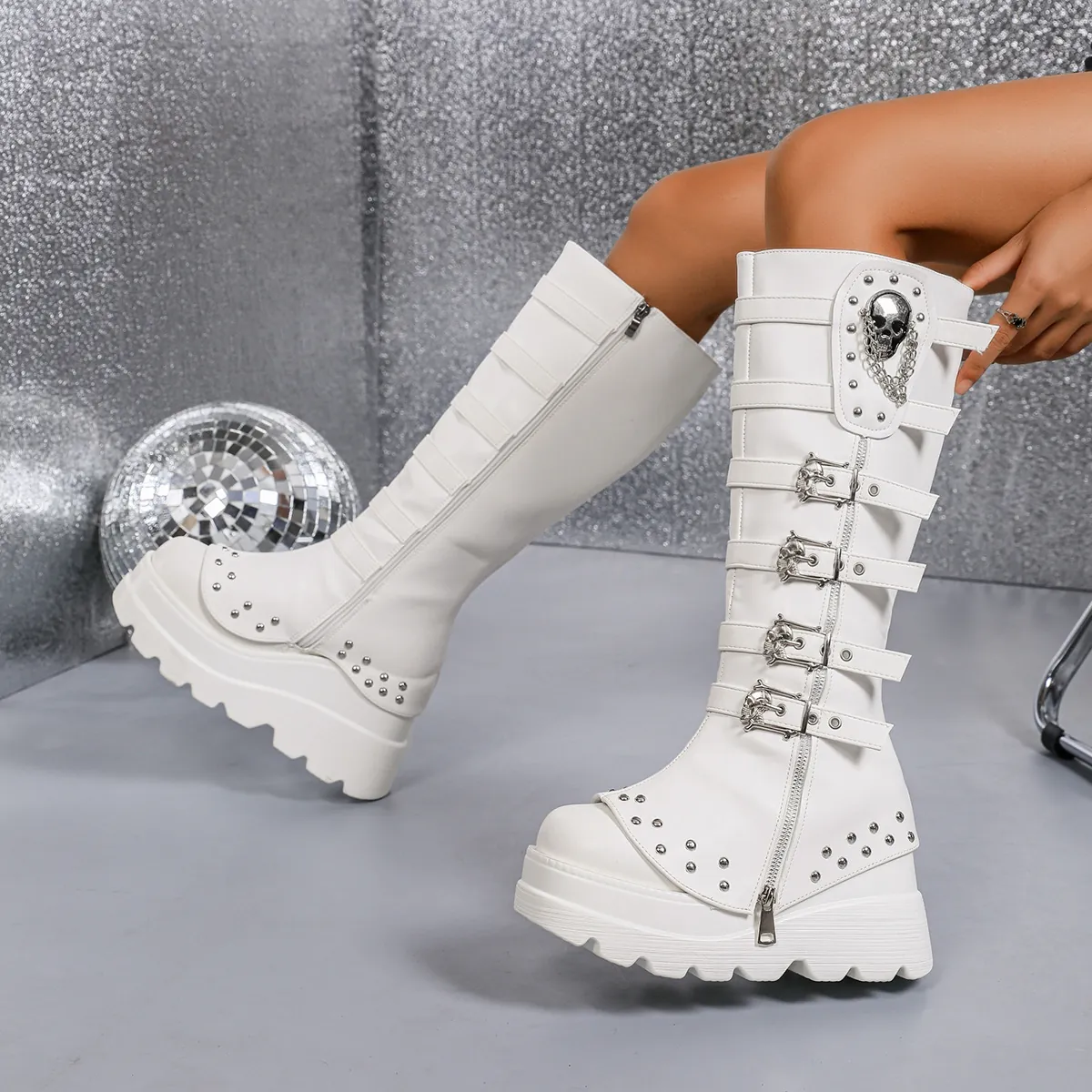 Bottes Hautes pour Femmes Gothic Punk Plateforme Boucle de Crâne Chaîne Talon Compensé Fermeture Éclair Latérale Bottes Longues
