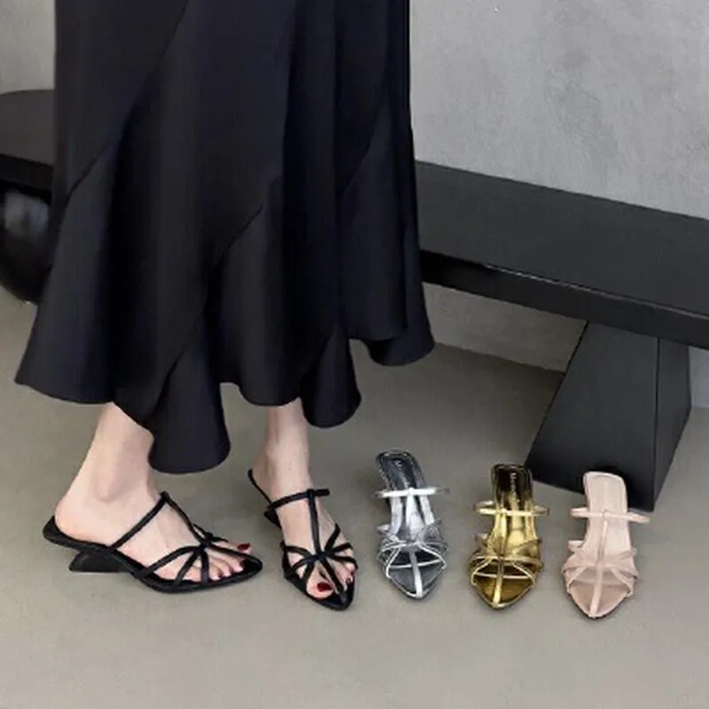 Mules à Bout Pointu pour Femmes Design Ajouré Petit Talon Bloc Semelle en Caoutchouc Sandales Élégantes Été Chaussures Unies