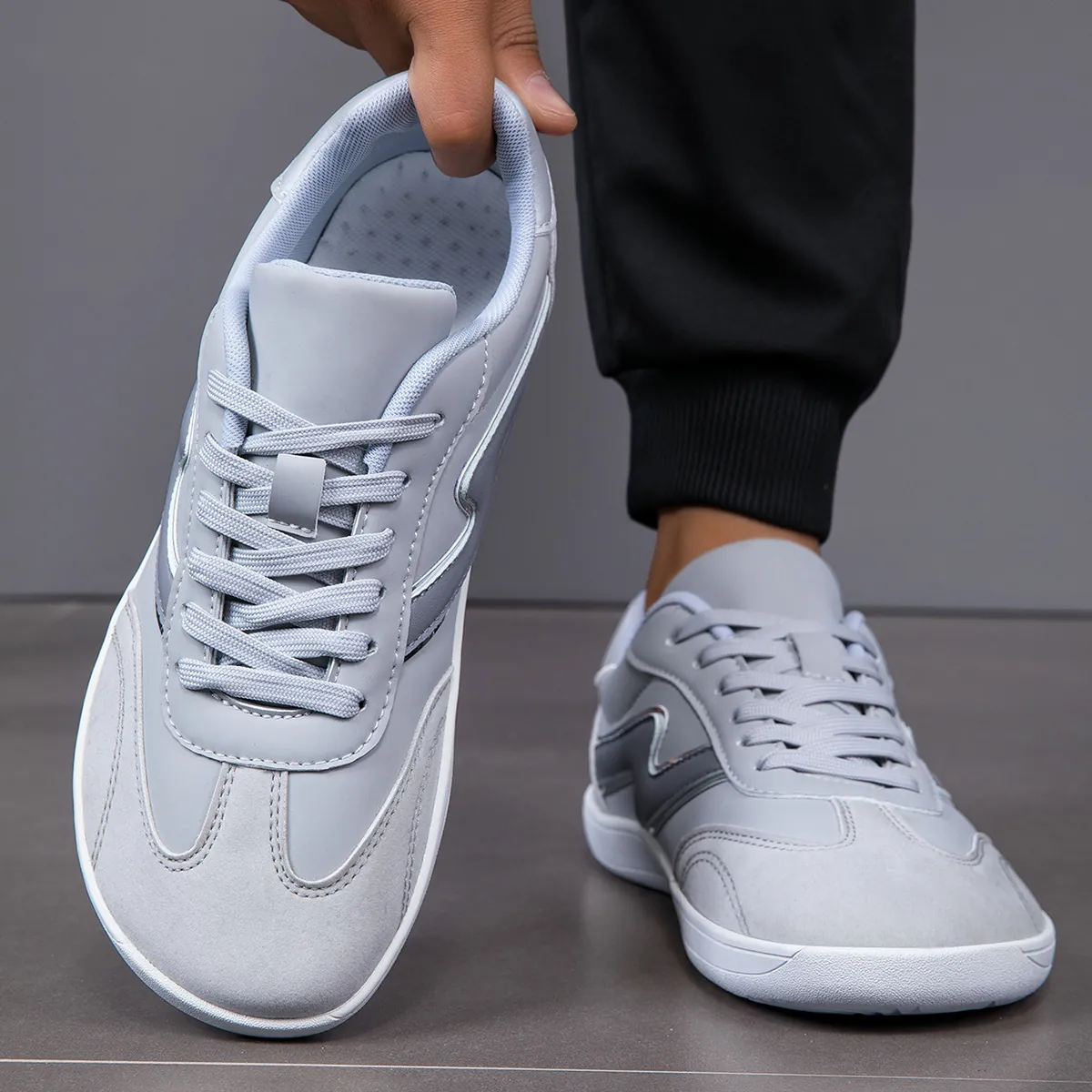 Men Fashion Sneakers Wide Toe Casual Sports Shoes PU Leather Mesh Breathable Lightweight Lace Up Walking Shoes