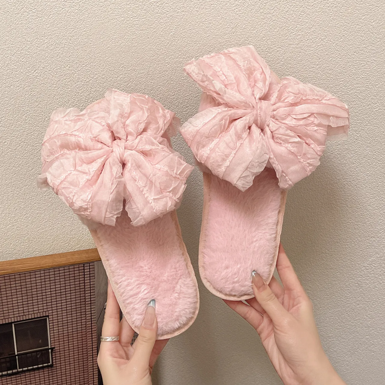 Pantofole in Peluche Con Fiocco Dolce per Donna Scarpe da Casa Suola Morbida Calde Eleganti Pantofole in Ecopelliccia per Autunno Inverno