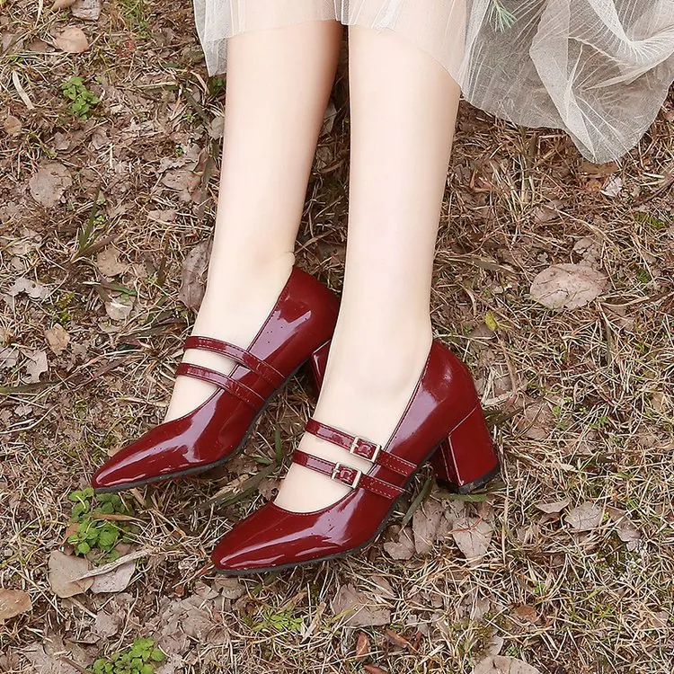 Chaussures Mary Jane Vintage en Cuir Verni pour Femmes Bout Carré Double Bride à Boucle Talon Bloc Escarpins Classiques